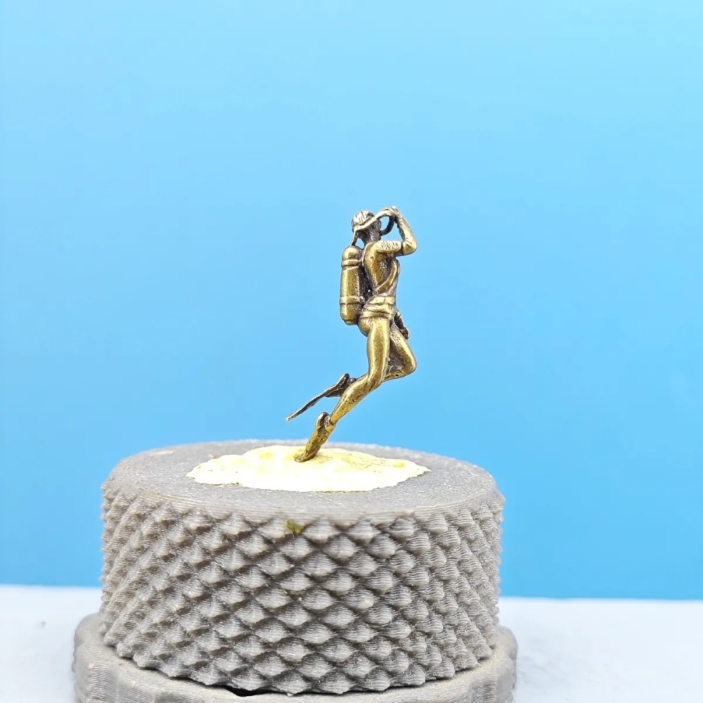 Vintage Brass Female Diver Min - Marine Aquarium Decorations recension och pris